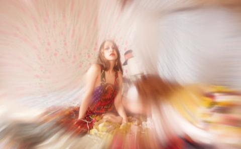755.mu.x491.joannanewsom1.open.jpg